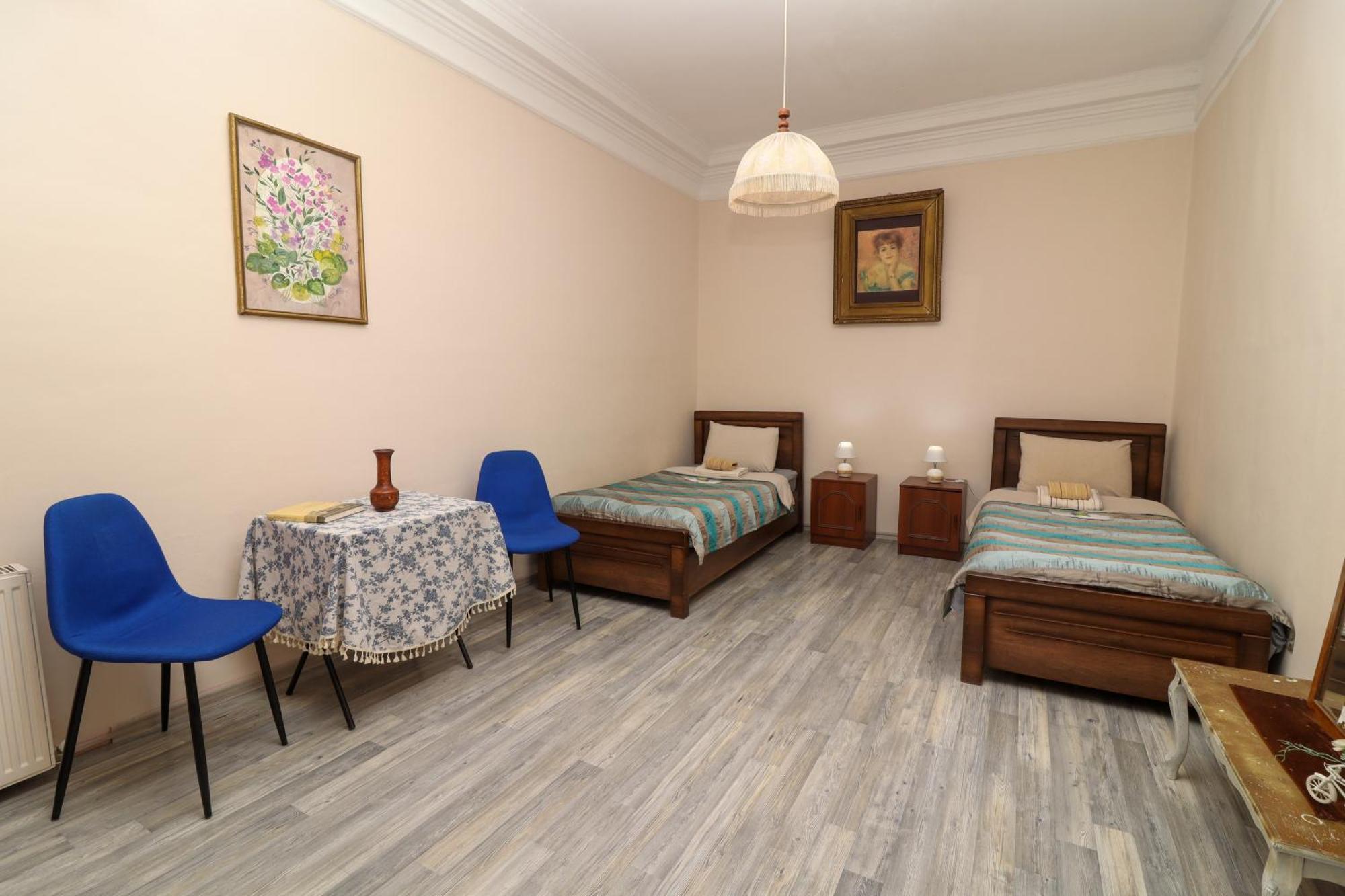 Leon Rooms Тбілісі Екстер'єр фото