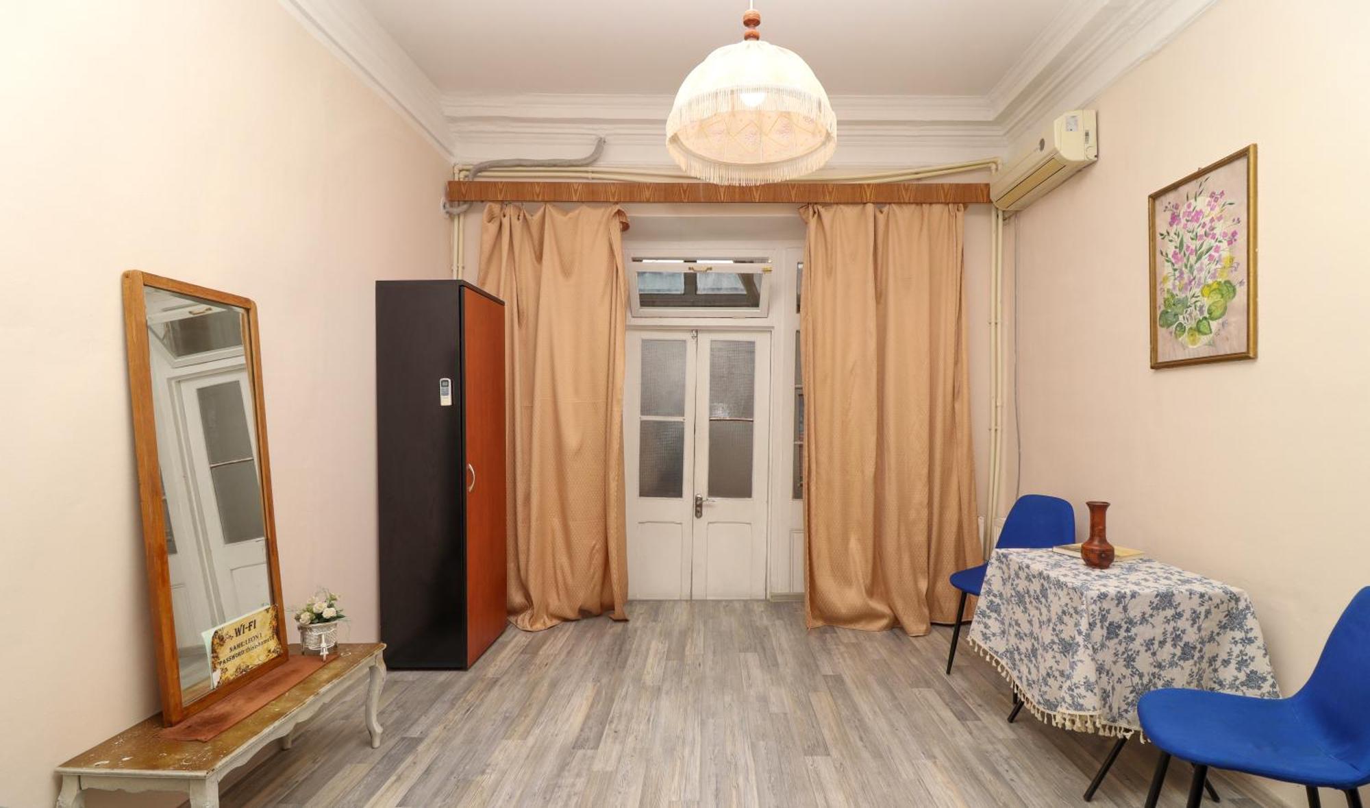 Leon Rooms Тбілісі Екстер'єр фото