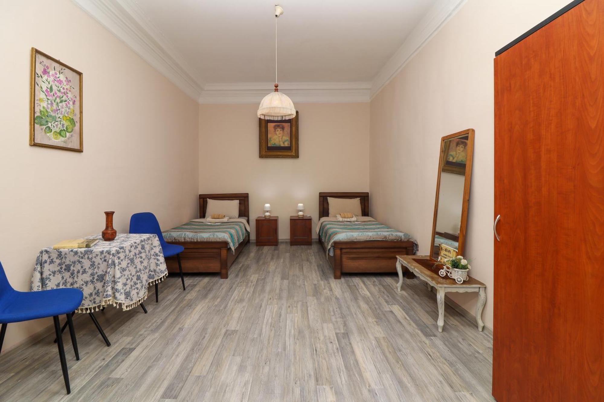 Leon Rooms Тбілісі Екстер'єр фото