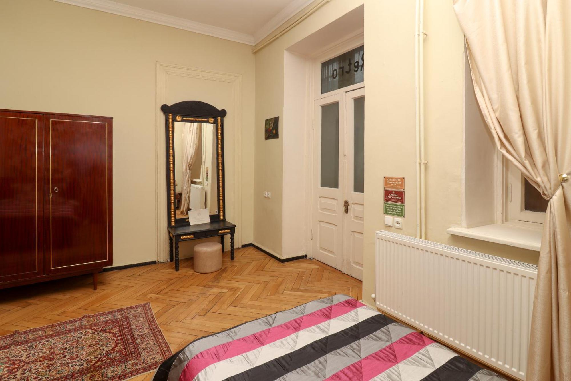 Leon Rooms Тбілісі Екстер'єр фото