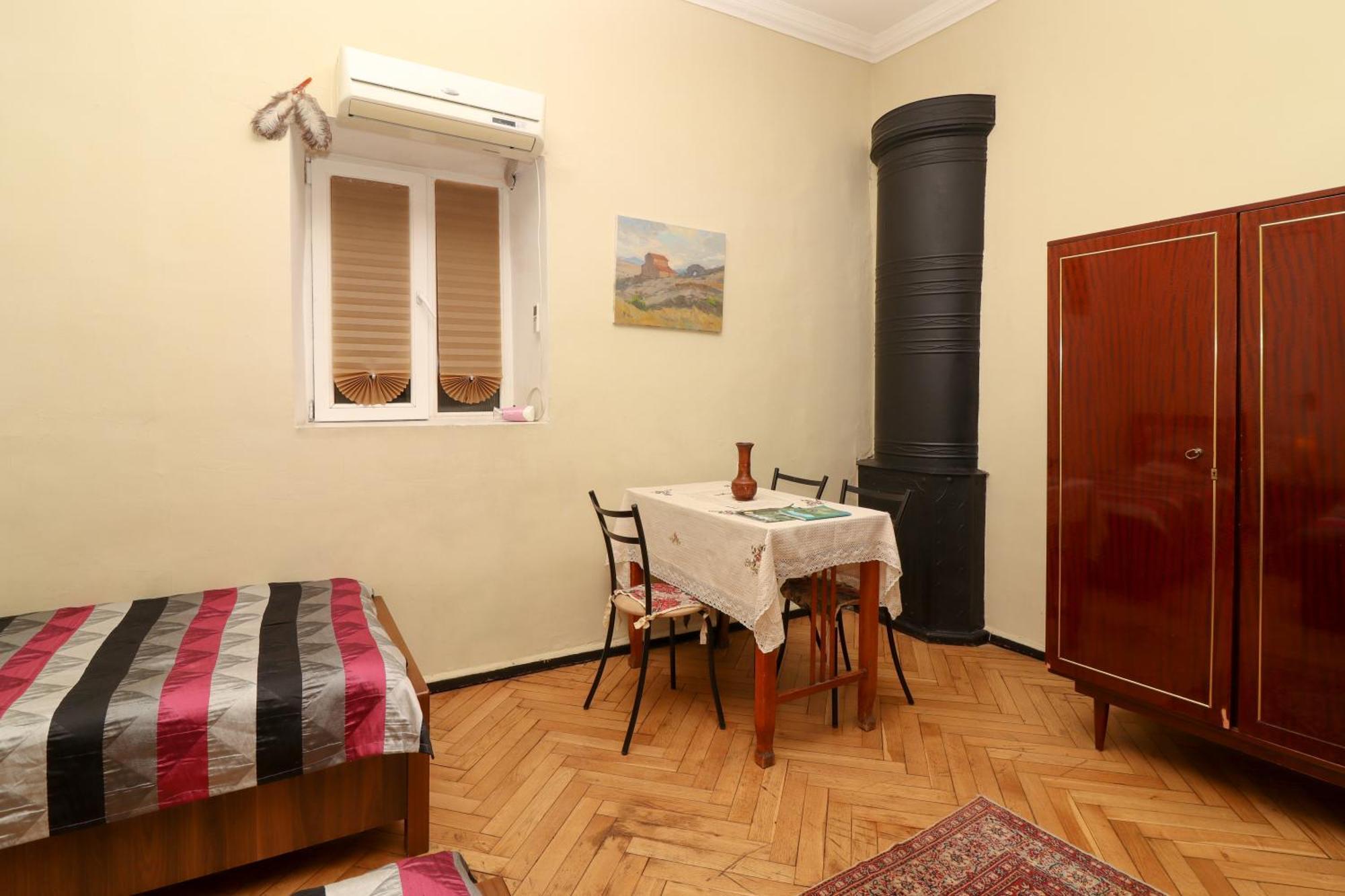Leon Rooms Тбілісі Екстер'єр фото