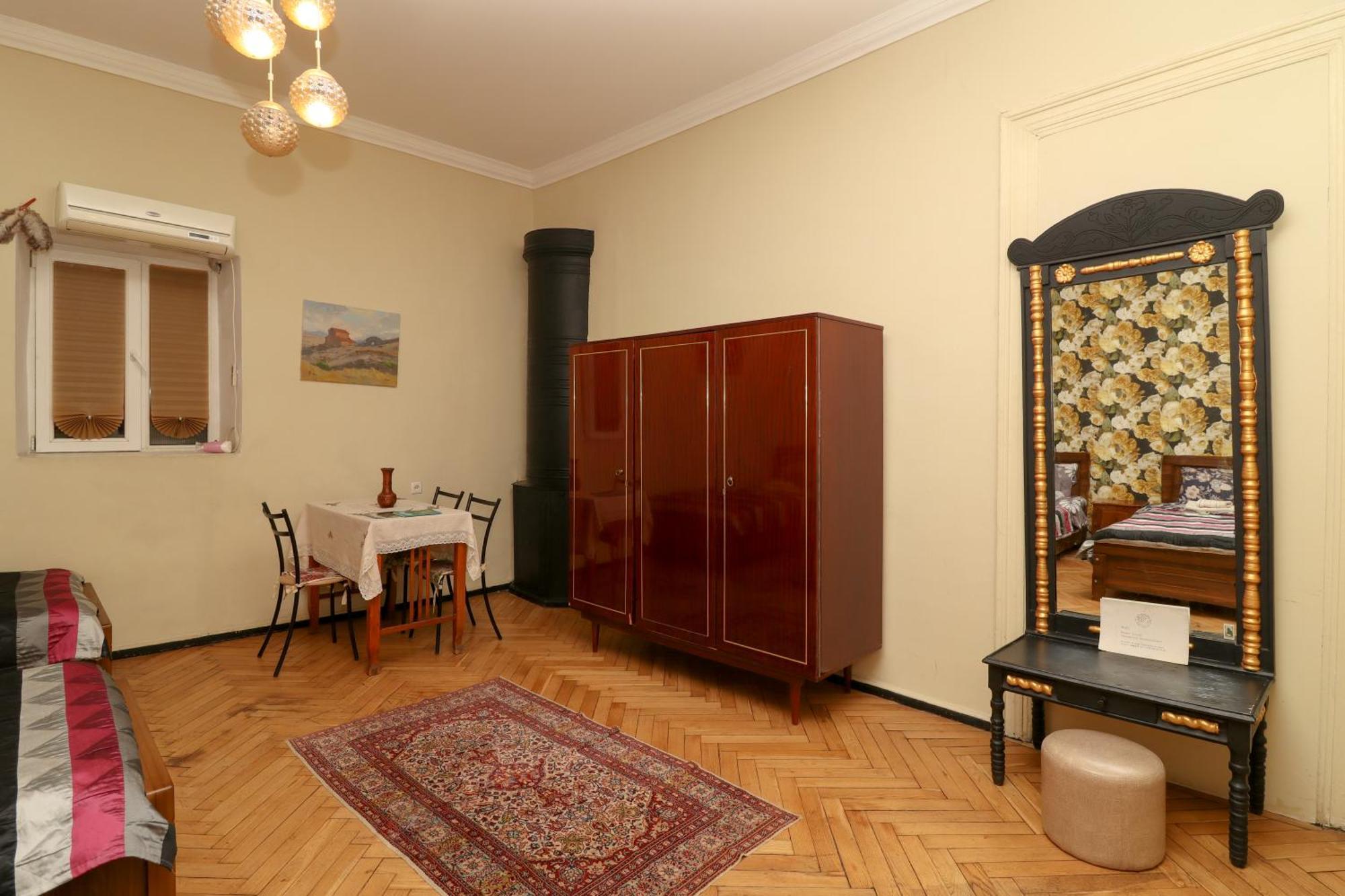 Leon Rooms Тбілісі Екстер'єр фото