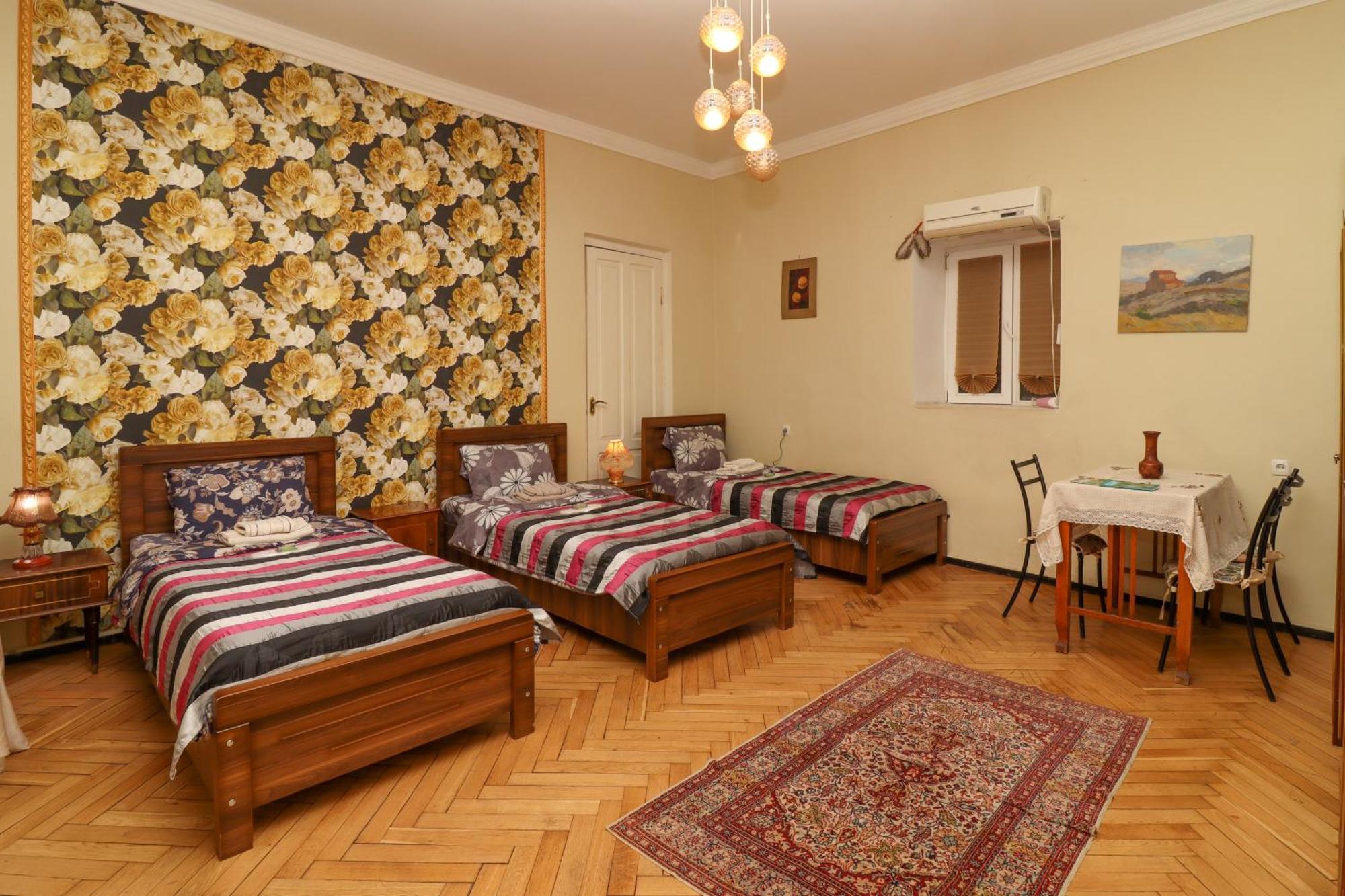Leon Rooms Тбілісі Екстер'єр фото