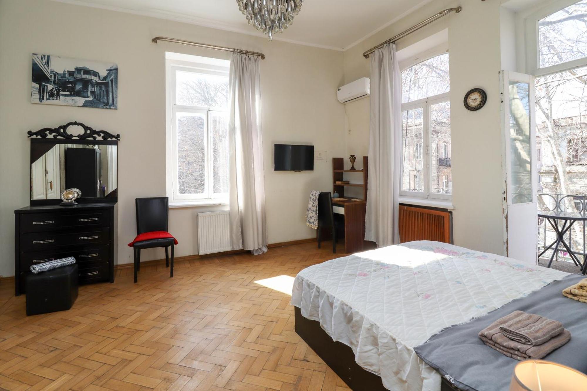 Leon Rooms Тбілісі Екстер'єр фото