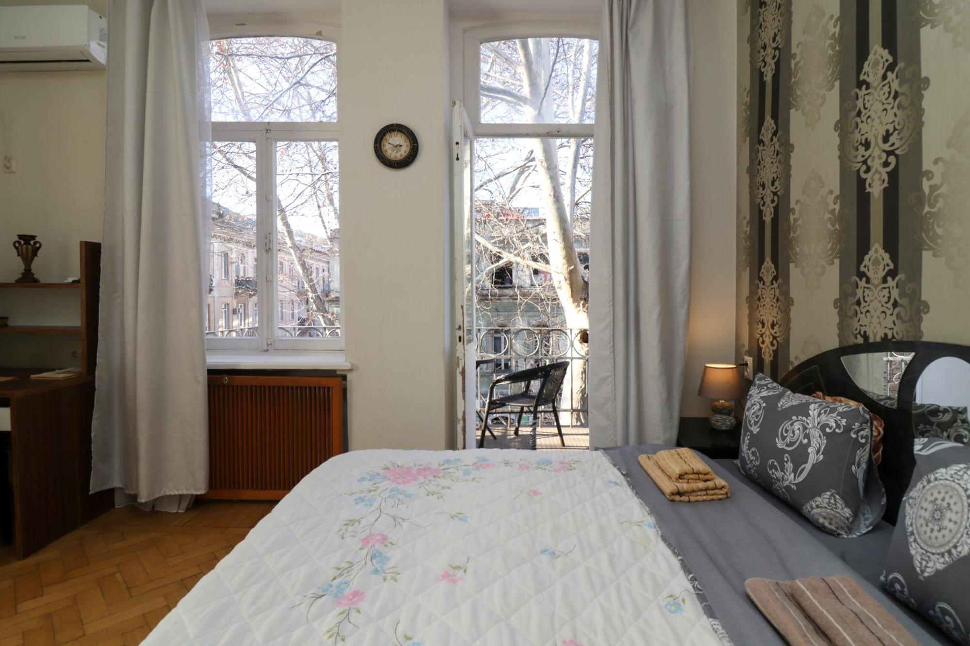 Leon Rooms Тбілісі Екстер'єр фото